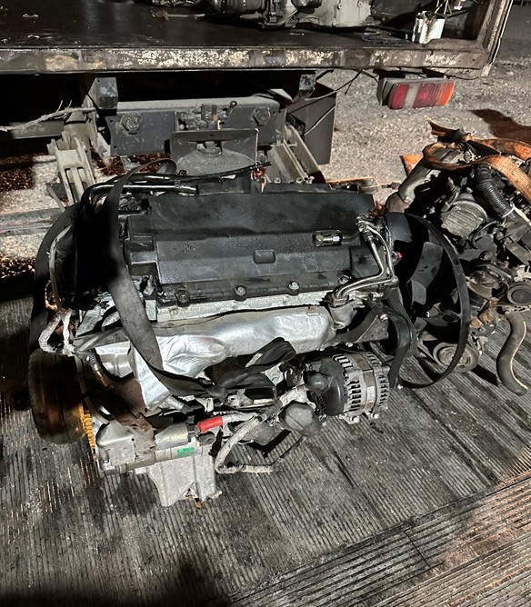 Qumla ört-basdır edilən qanunsuz ehtiyat hissələri ələ keçirildi - FOTOLAR